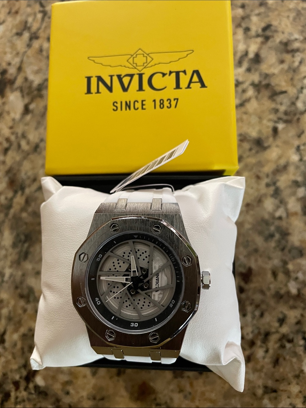 Invicta Speedway Rin Men’s Watch